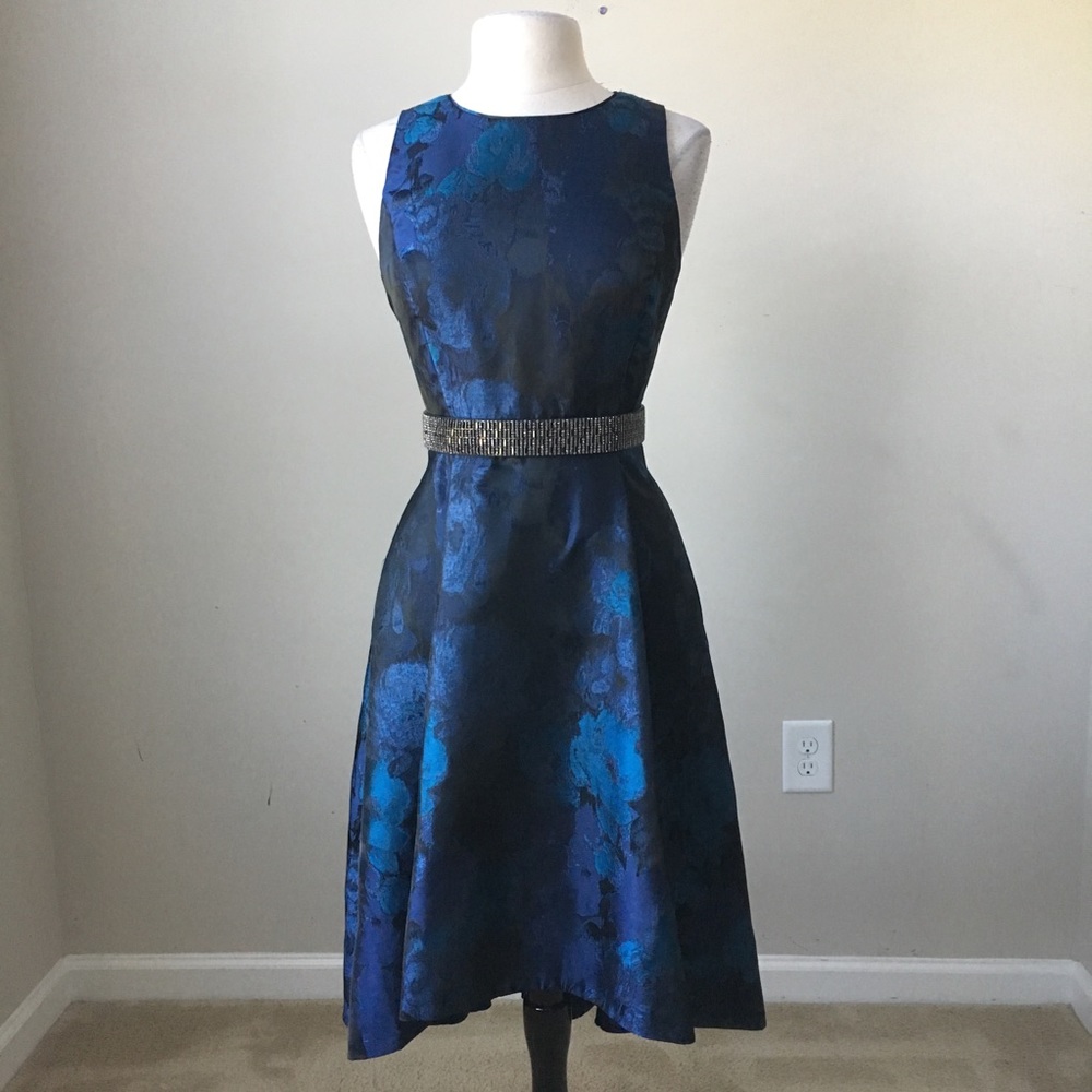 Sleeveless jacquard high lo blue dress